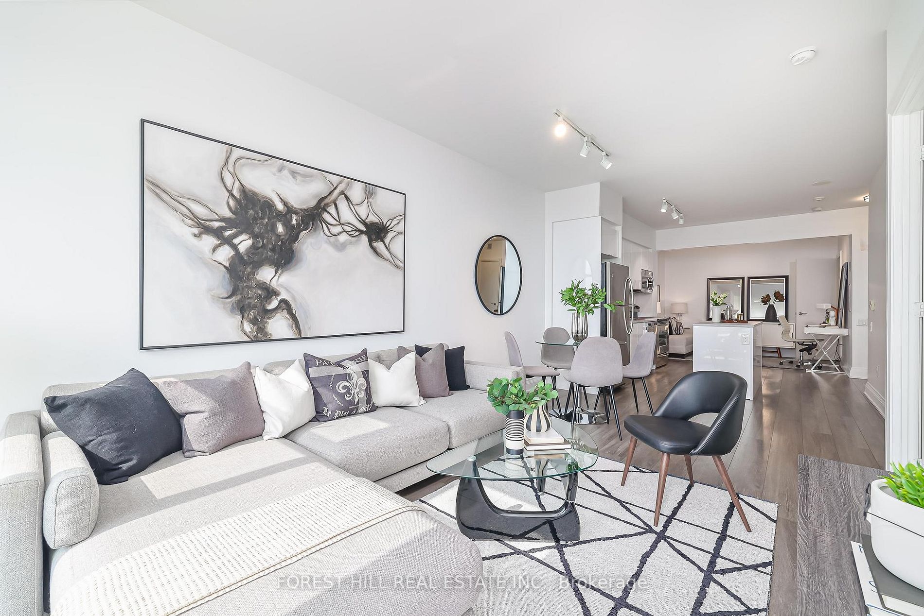 2191 Yonge St, #3906