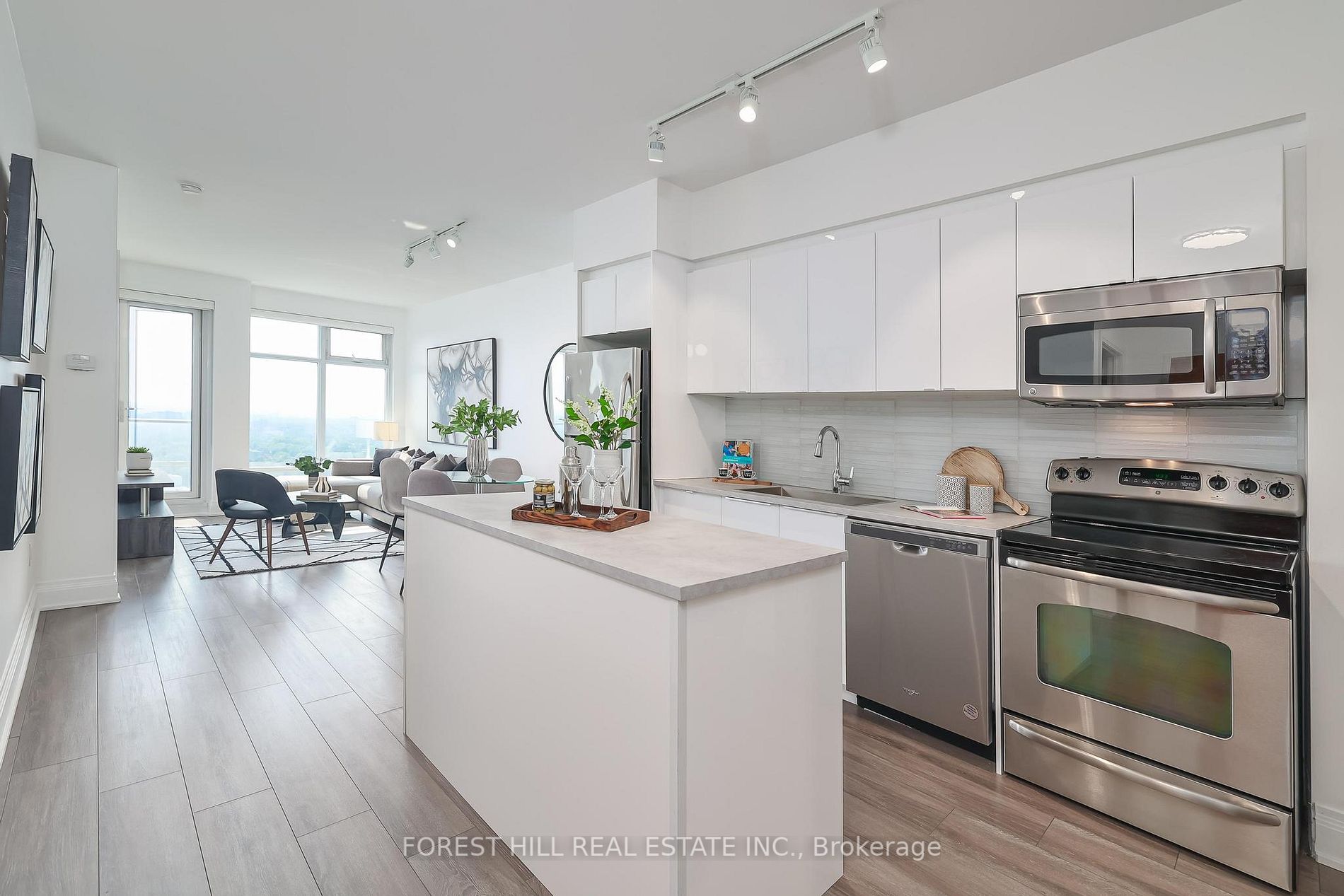 2191 Yonge St, #3906