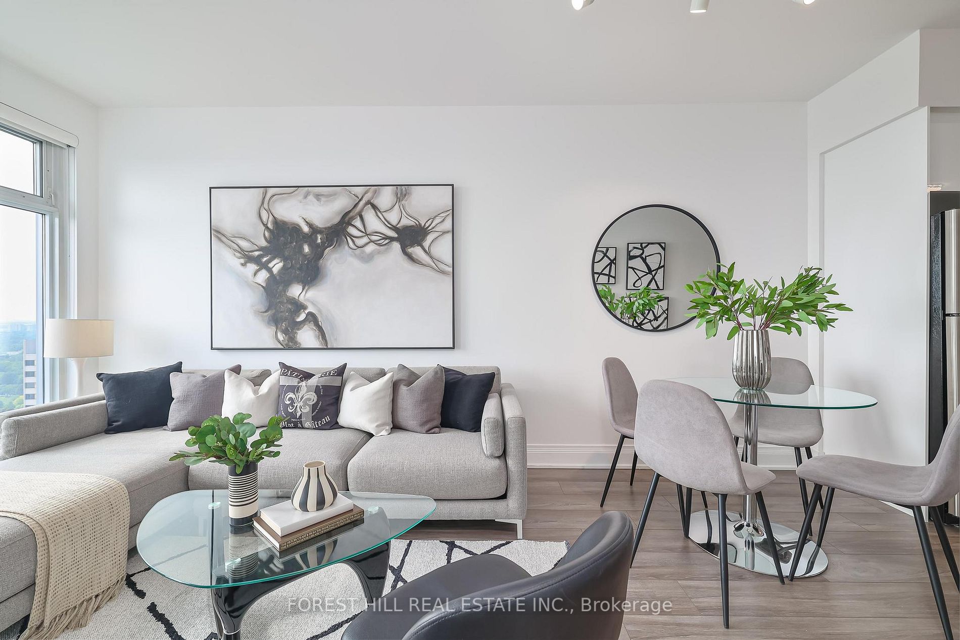2191 Yonge St, #3906