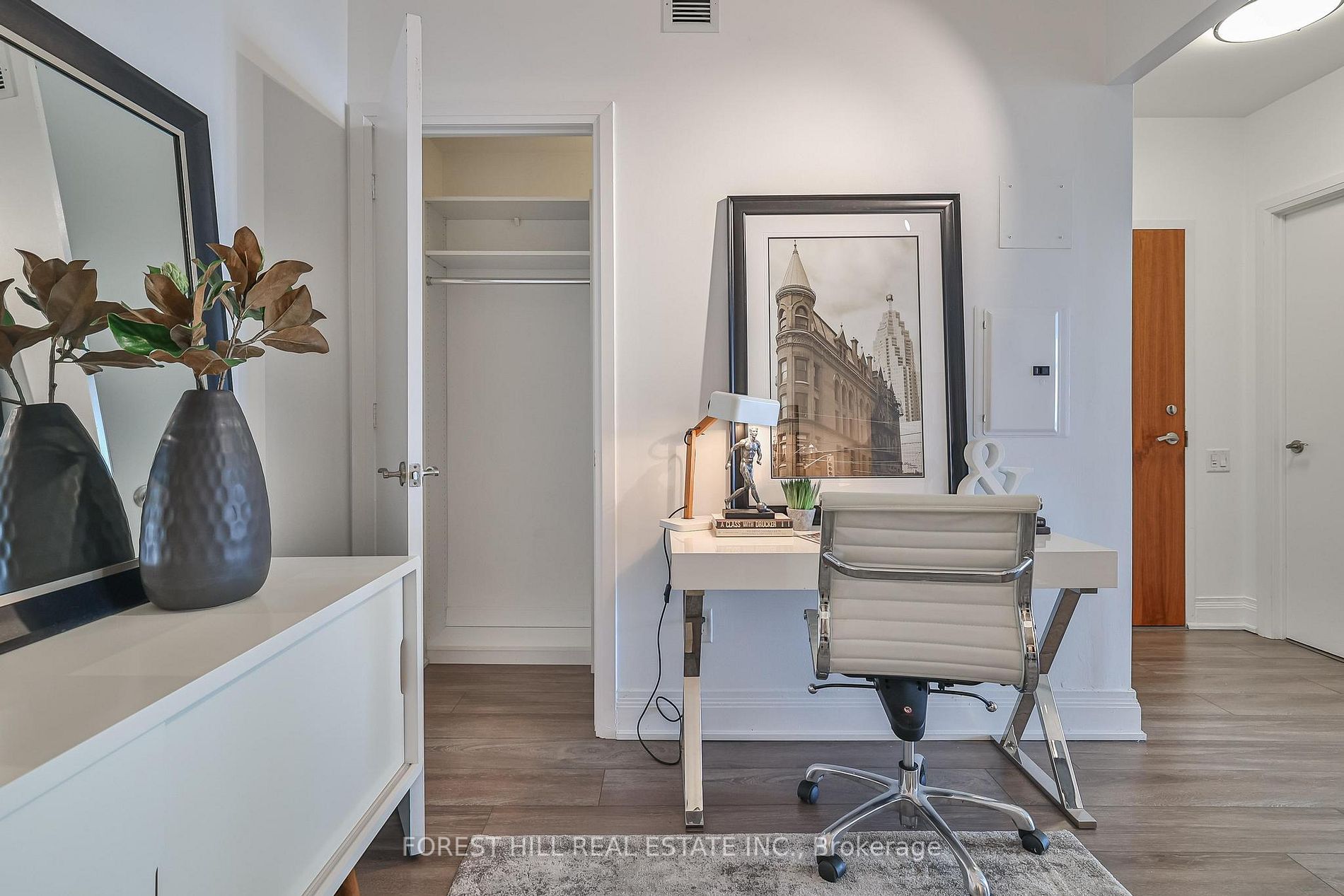 2191 Yonge St, #3906