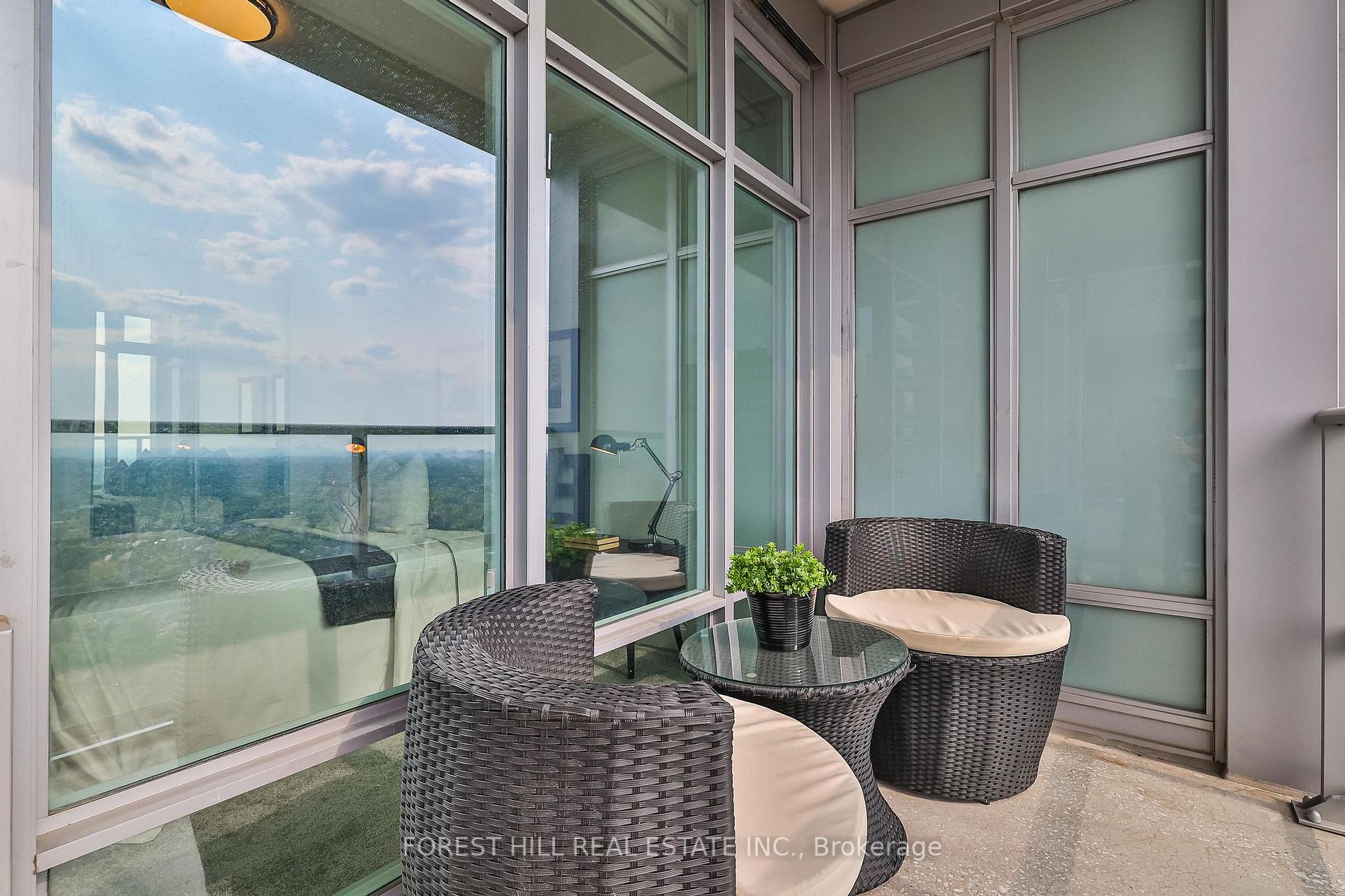 2191 Yonge St, #3906