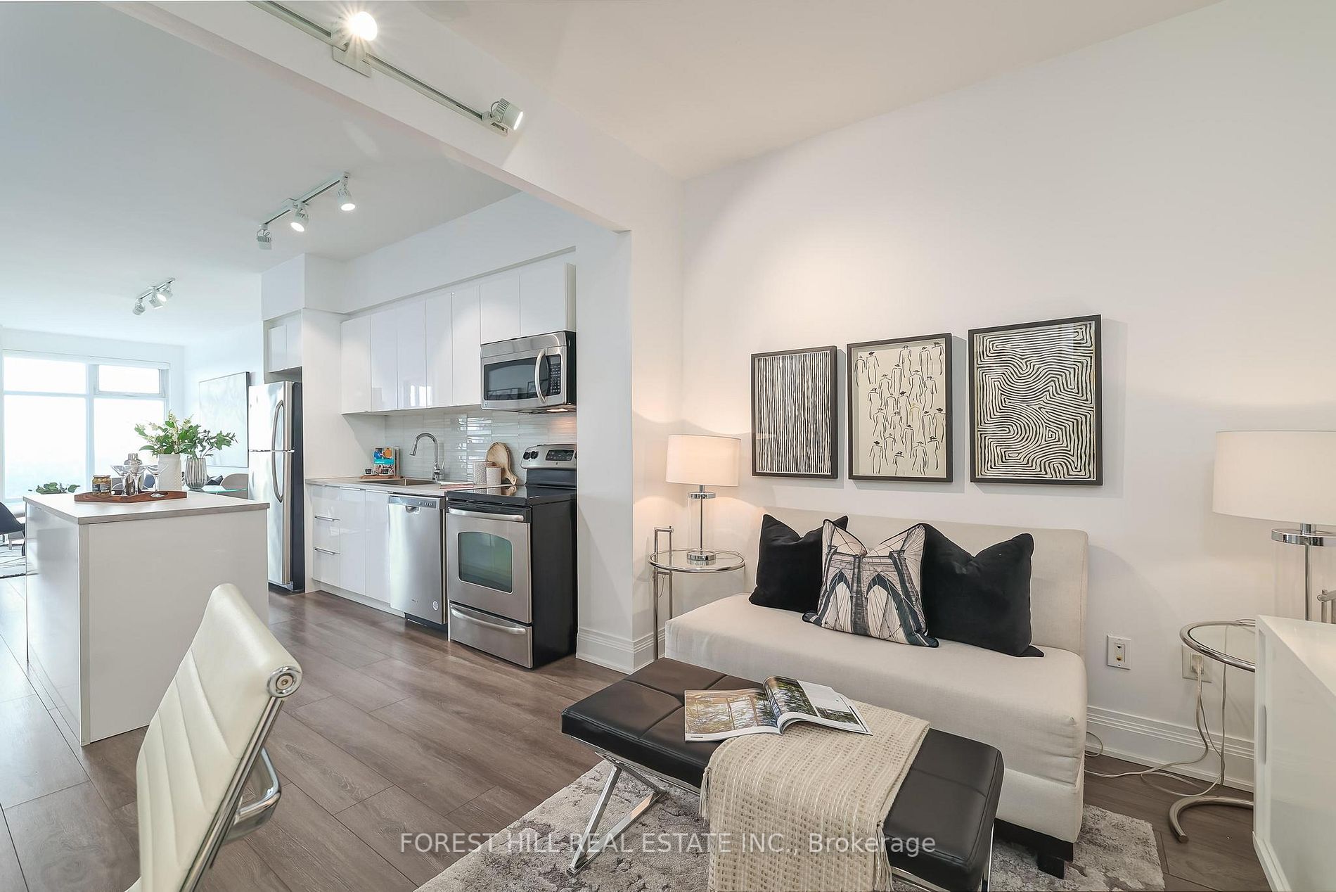 2191 Yonge St, #3906