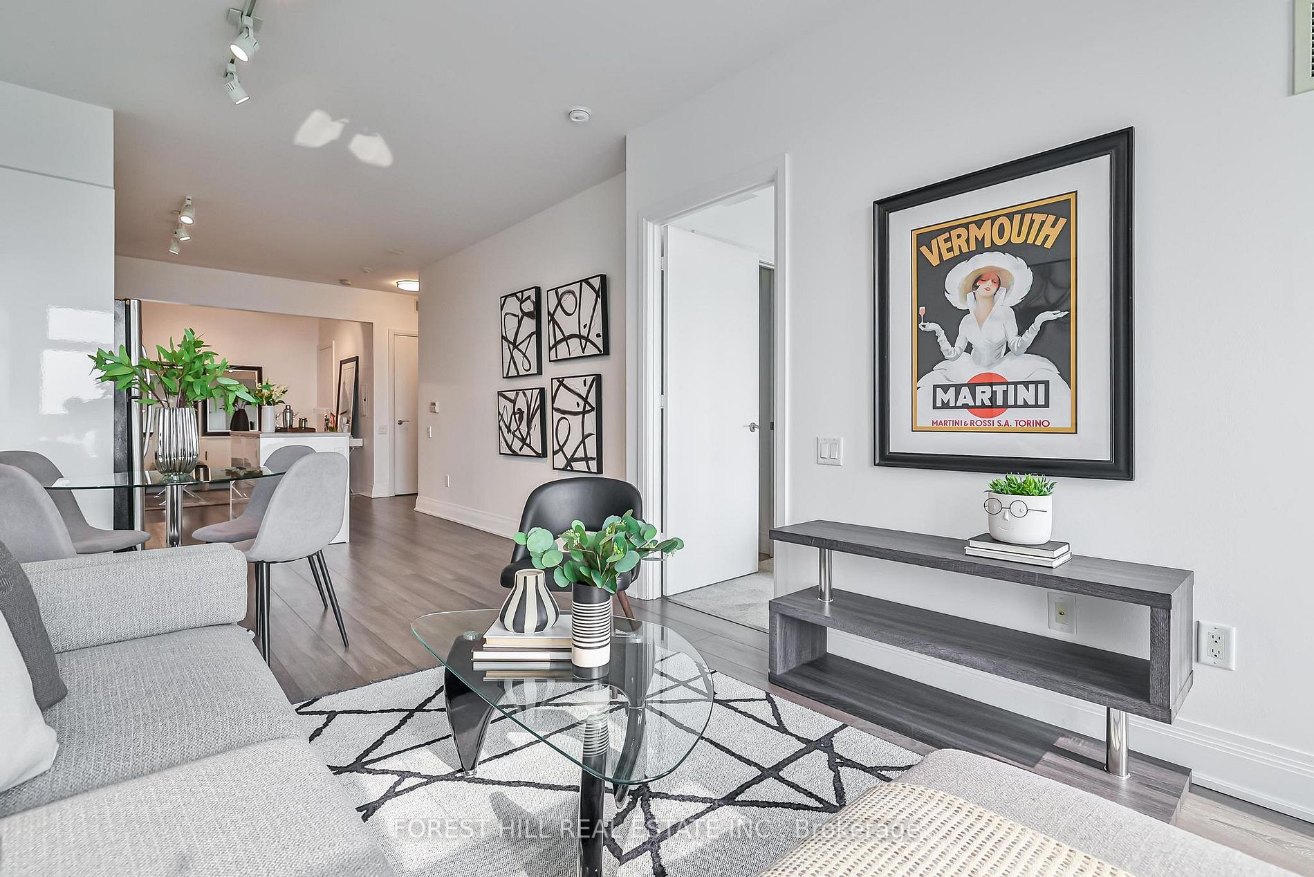 2191 Yonge St, #3906