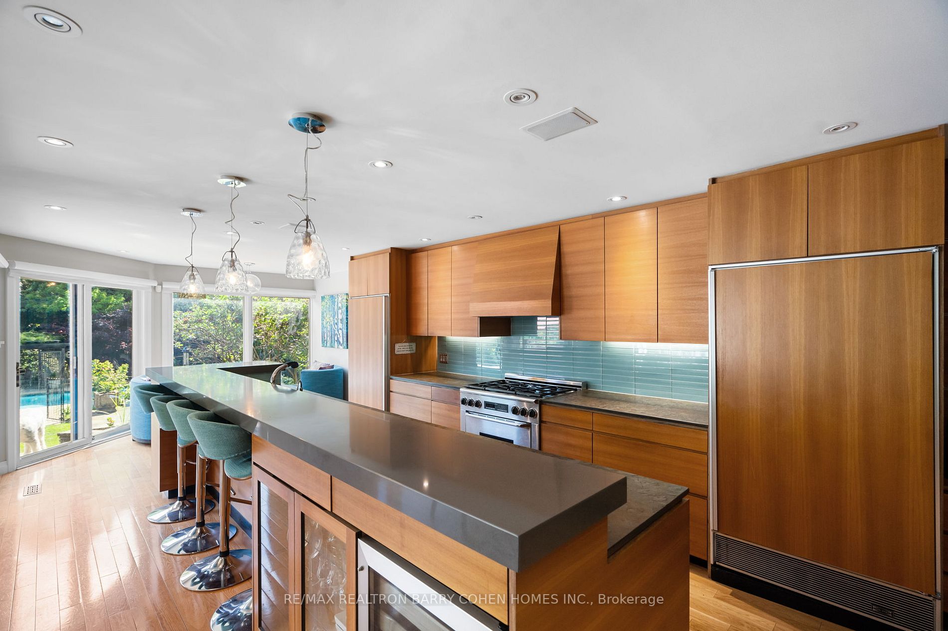 46 Sandringham Dr