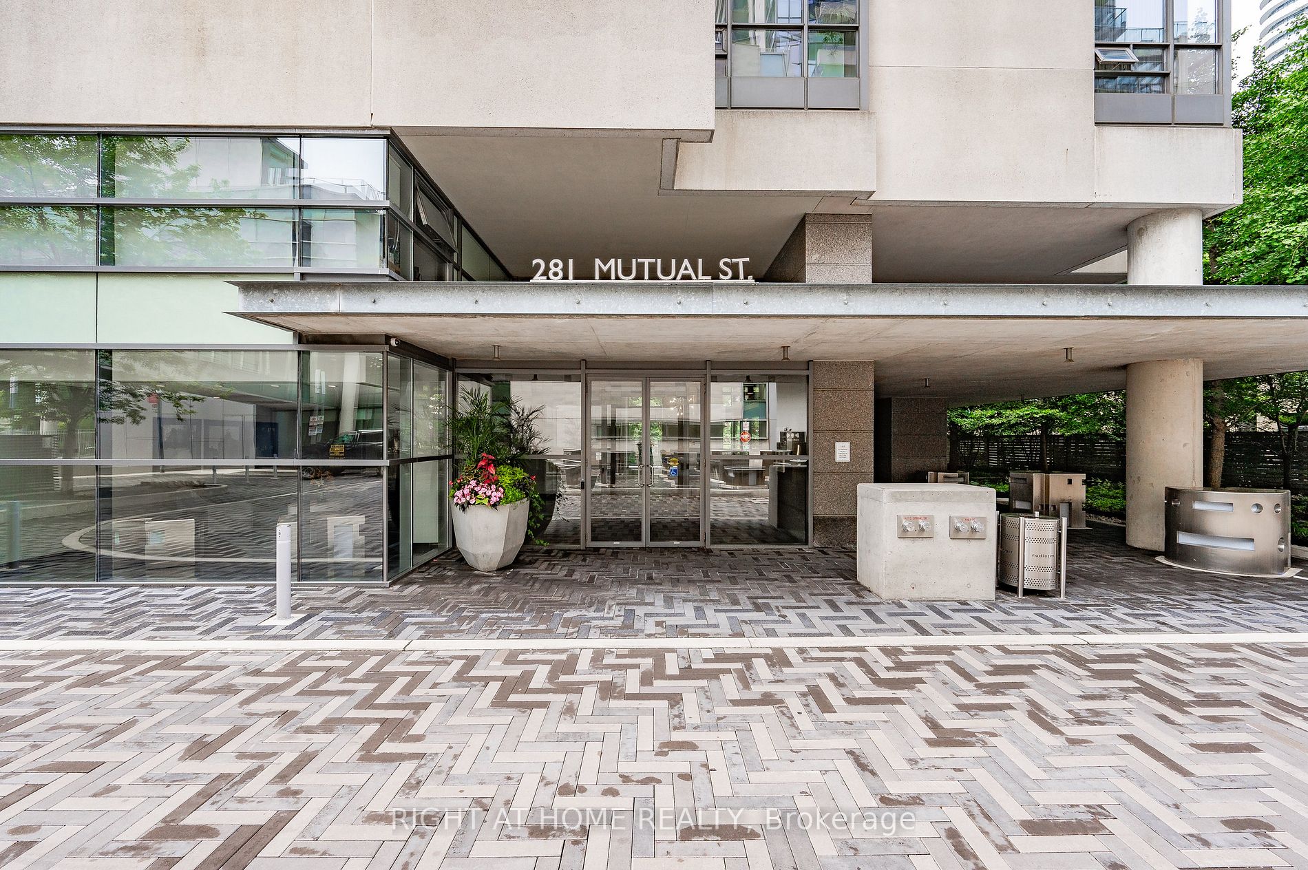 281 Mutual St, #1701