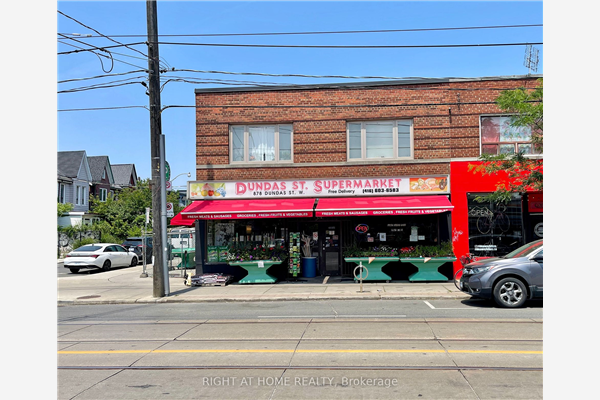878 Dundas St W, Toronto
