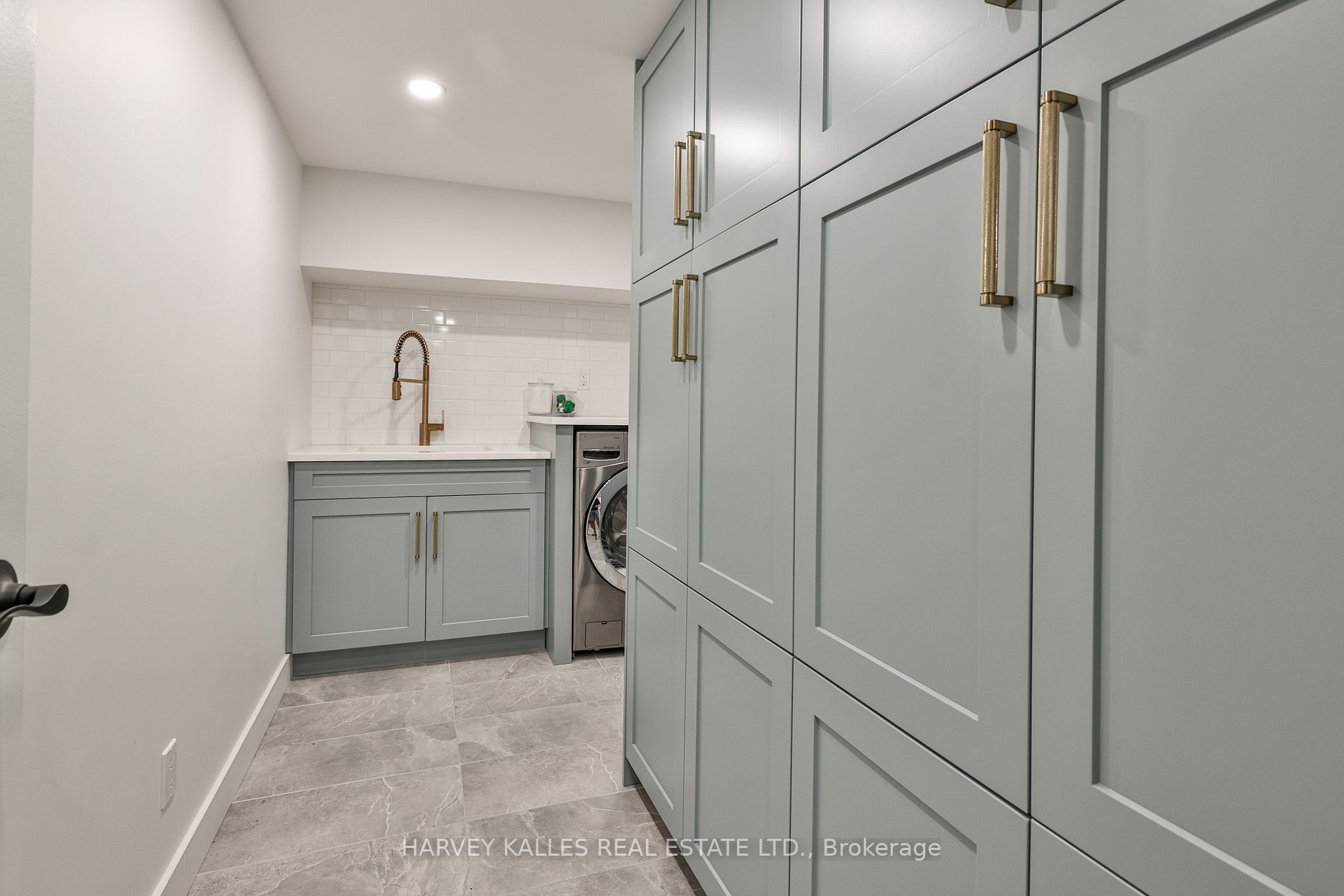 291 Glengrove Ave W