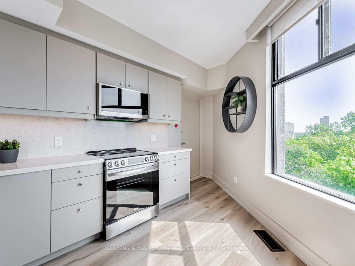 423 Avenue Rd, #9