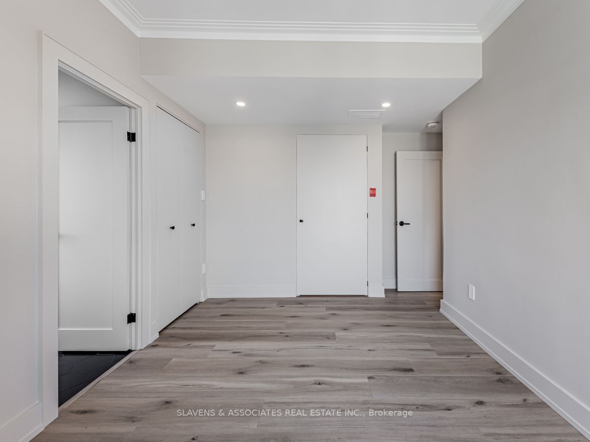 423 Avenue Rd, #9