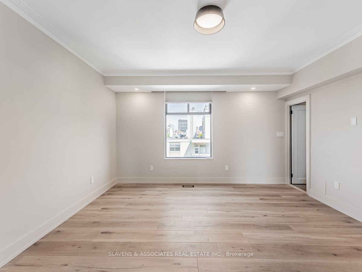 423 Avenue Rd, #9