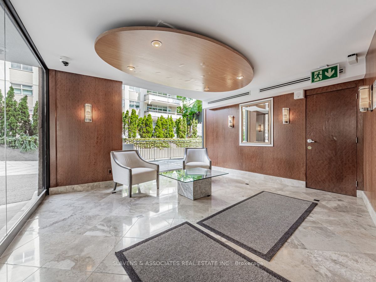 423 Avenue Rd, #9