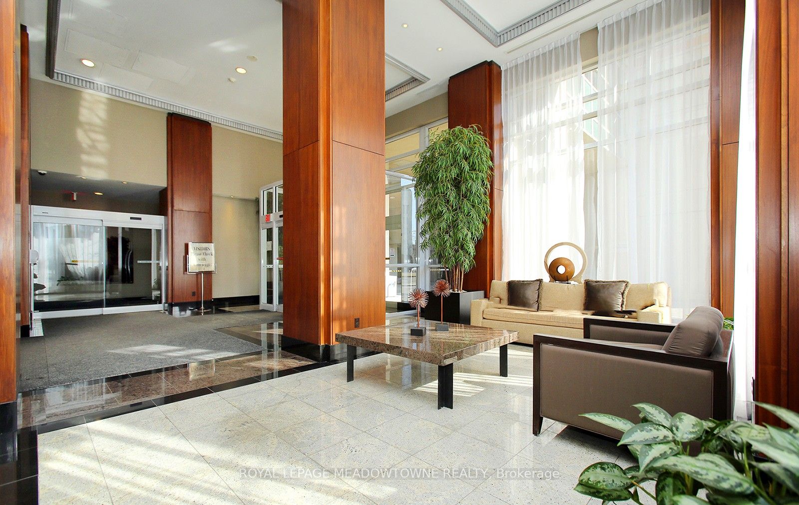 628 Fleet St, #916