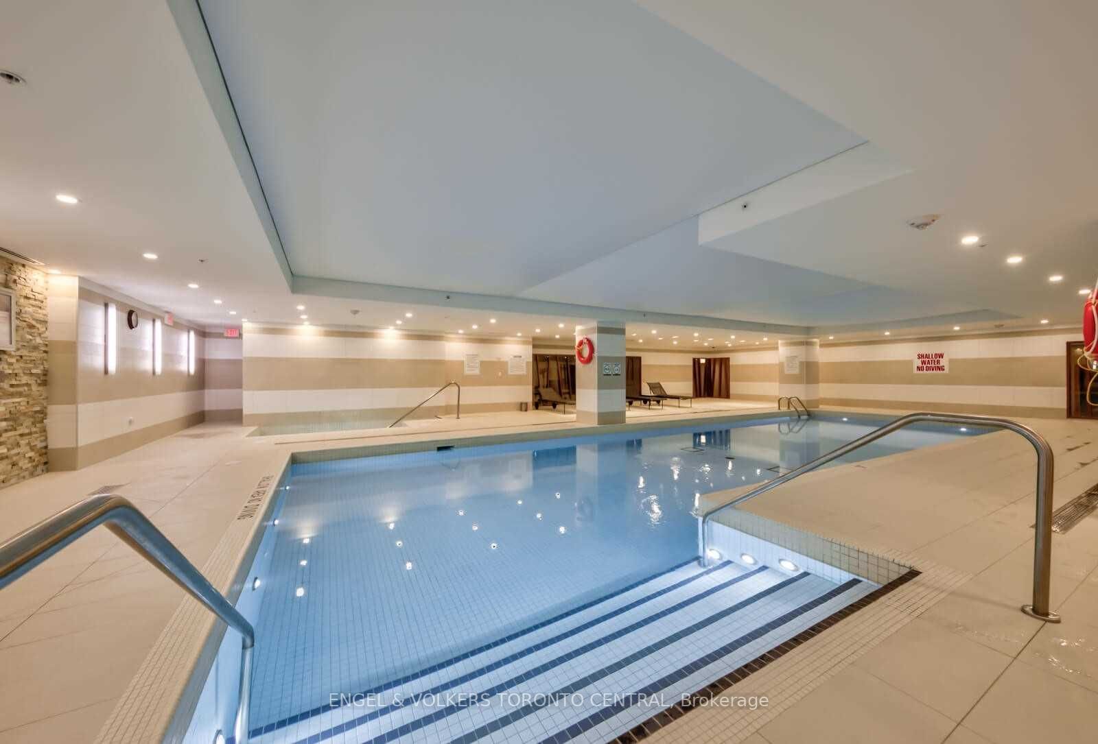 99 Foxbar Rd, #501