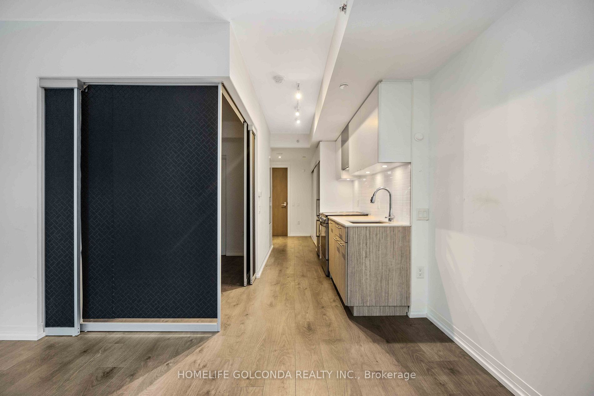 251 Jarvis St, #213