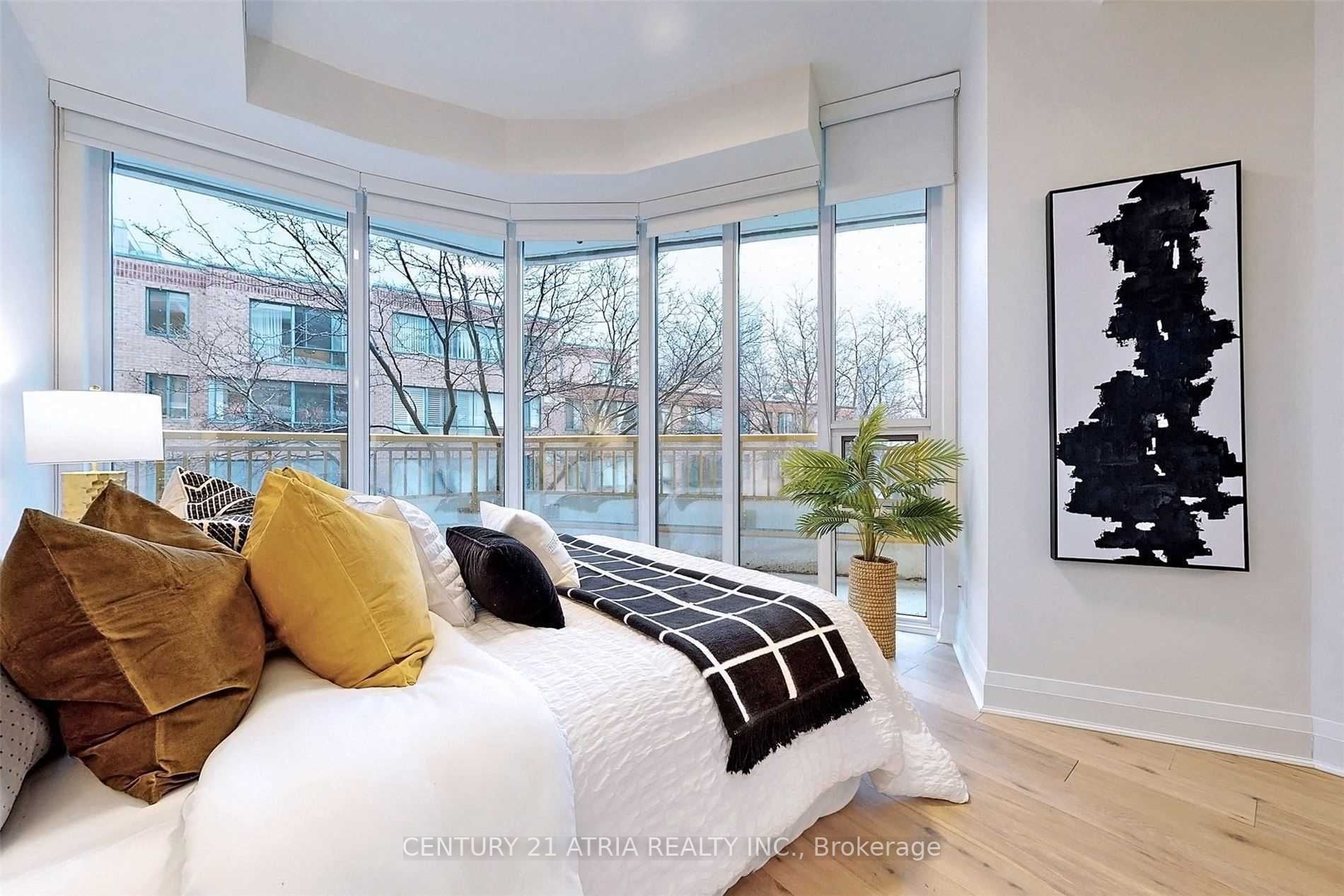 151 avenue Road, #305