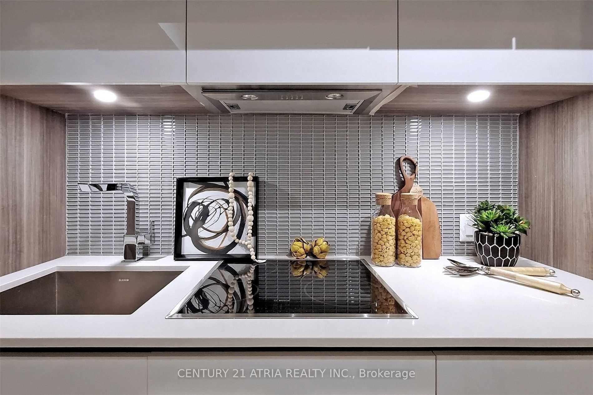 151 avenue Road, #305