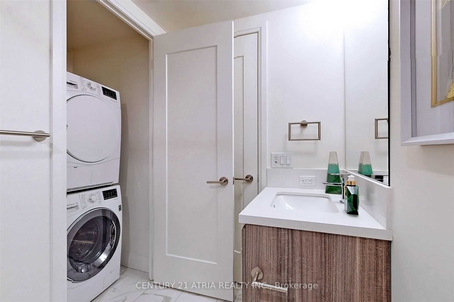 151 avenue Road, #305