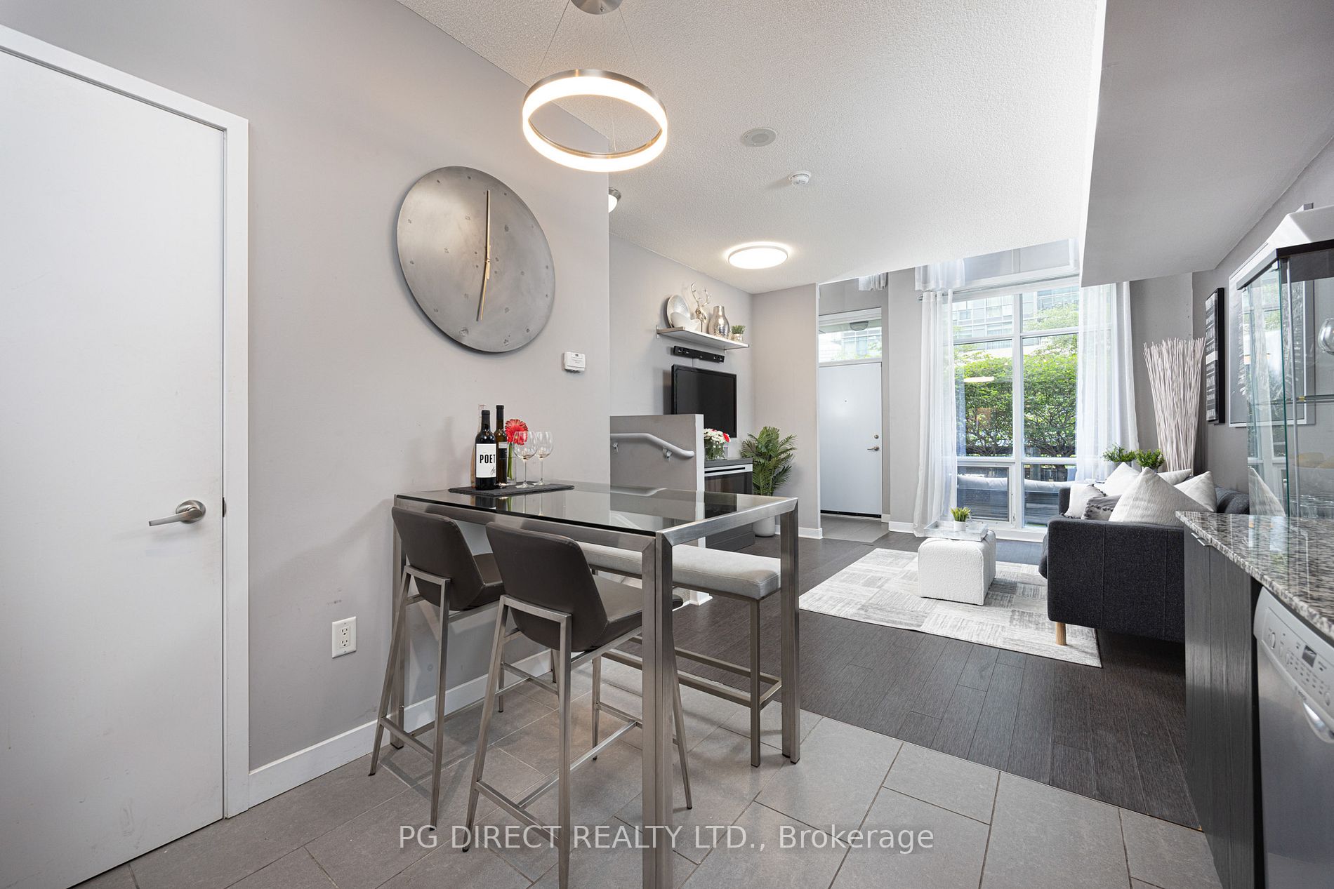 15 Brunel Crt, #103