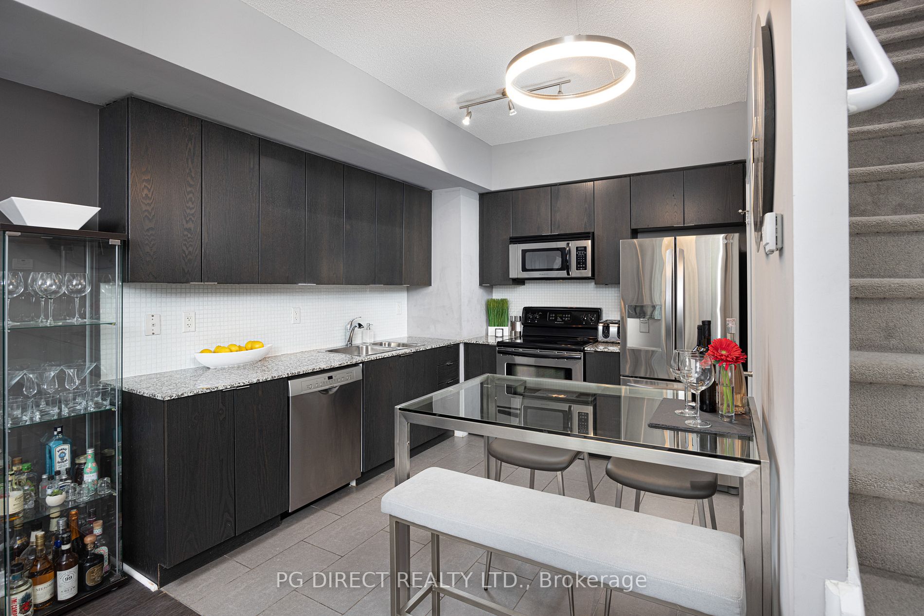 15 Brunel Crt, #103
