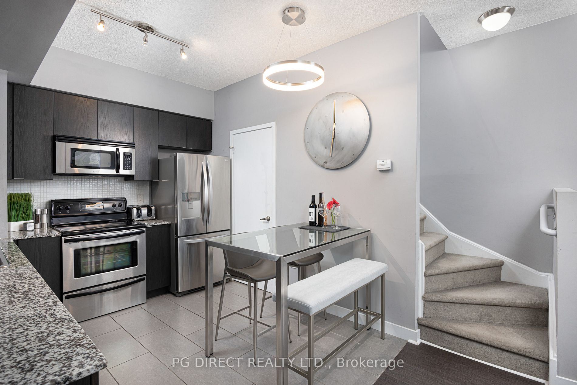 15 Brunel Crt, #103
