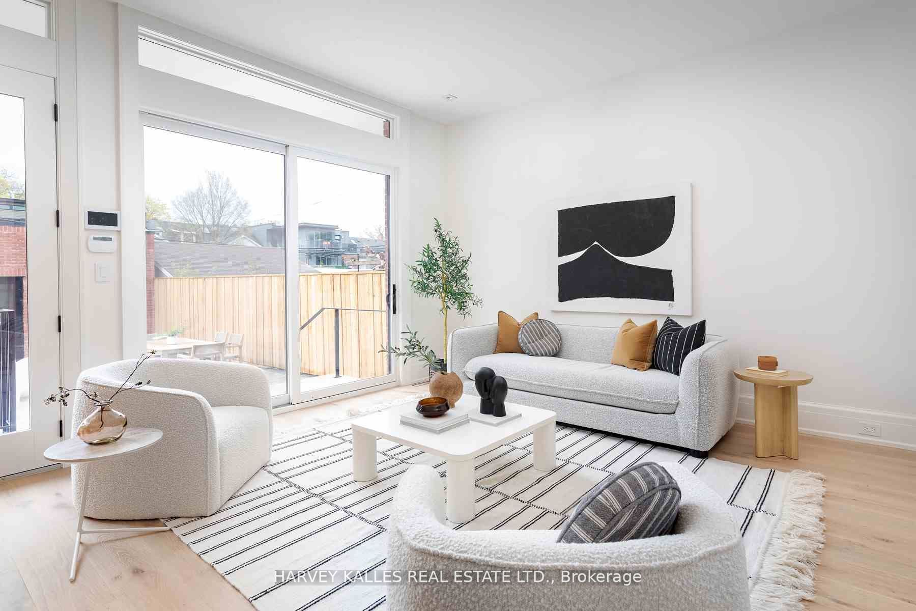 61 Foxley St