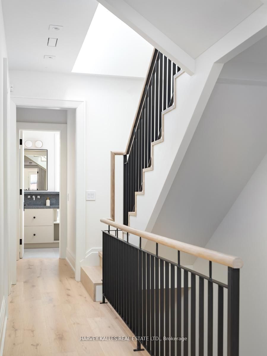 61 Foxley St