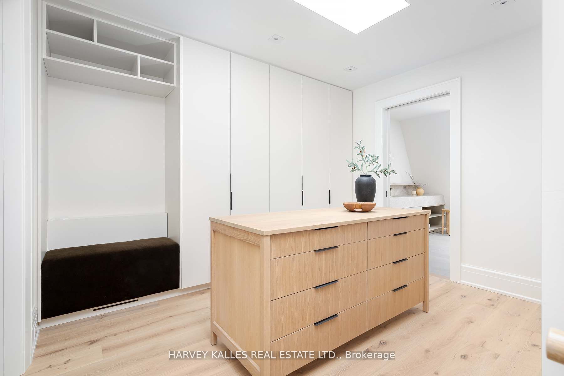 61 Foxley St