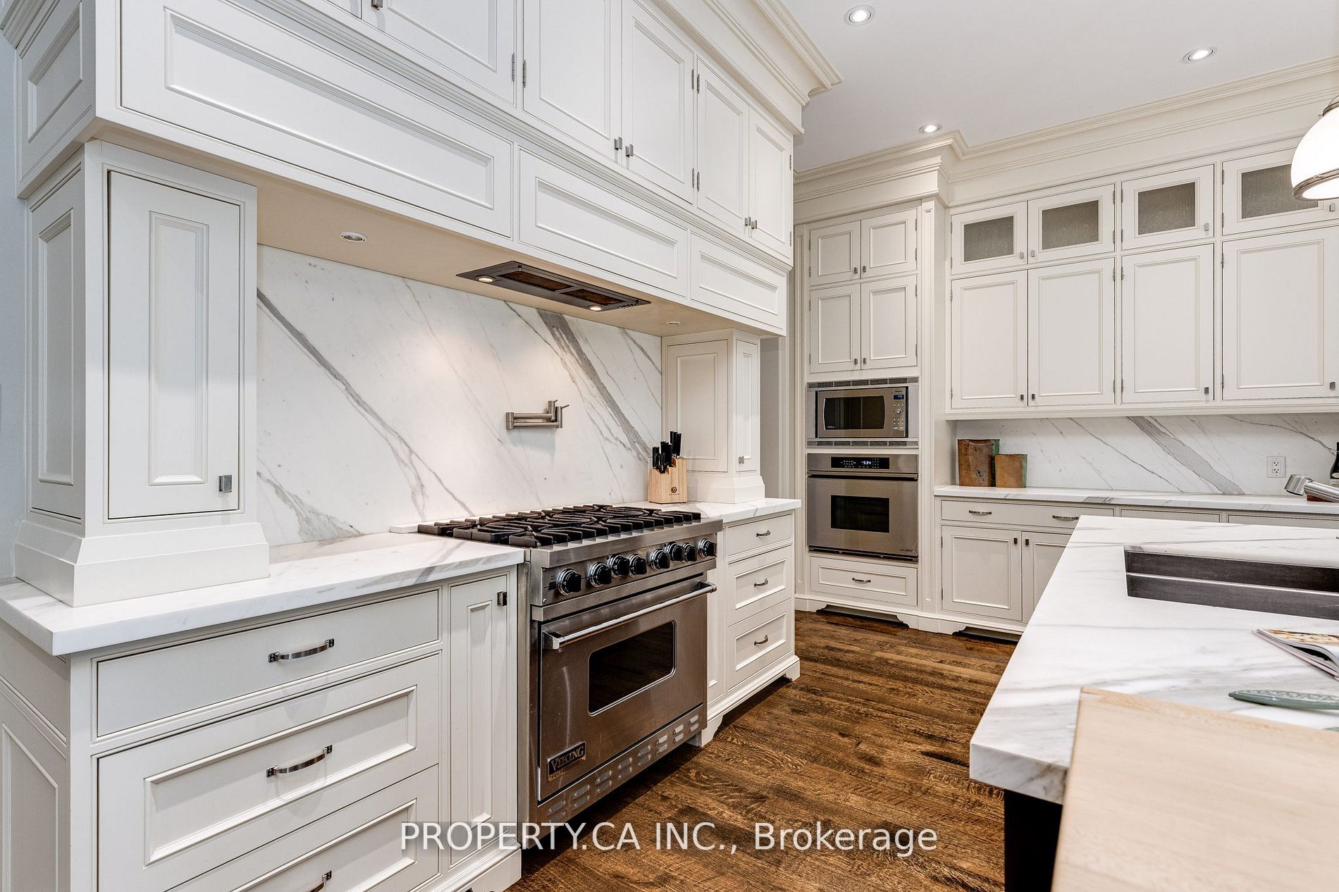 16 Delavan Ave