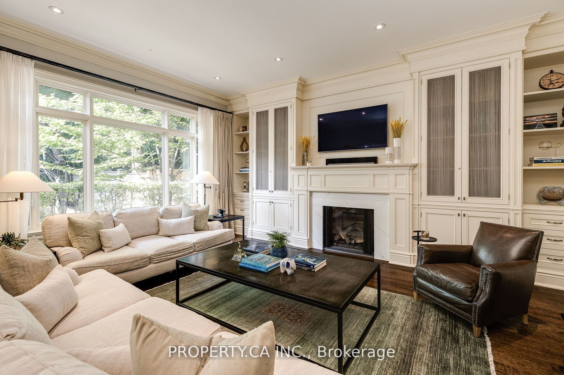 16 Delavan Ave