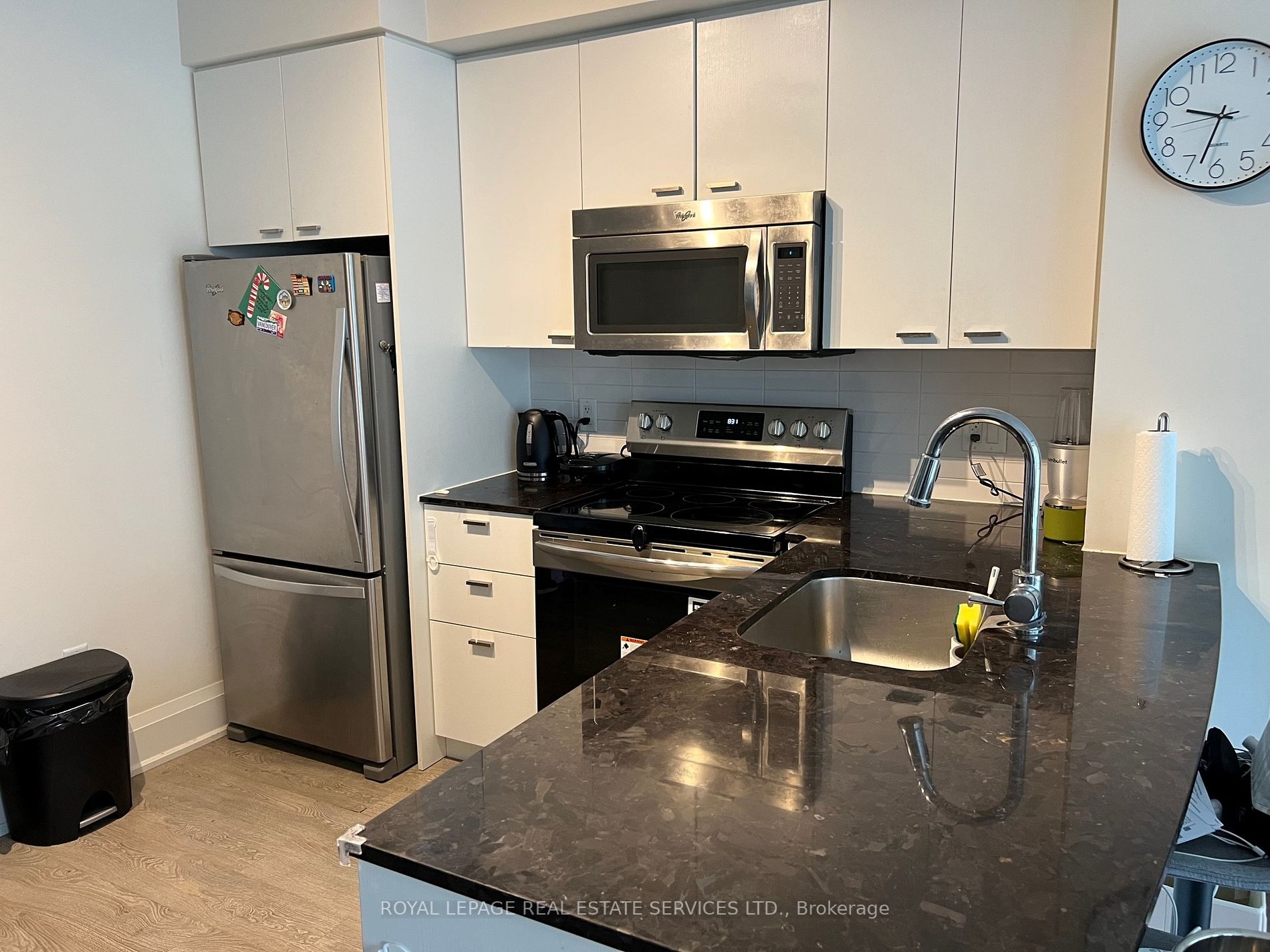 30 Roehampton Ave, #413