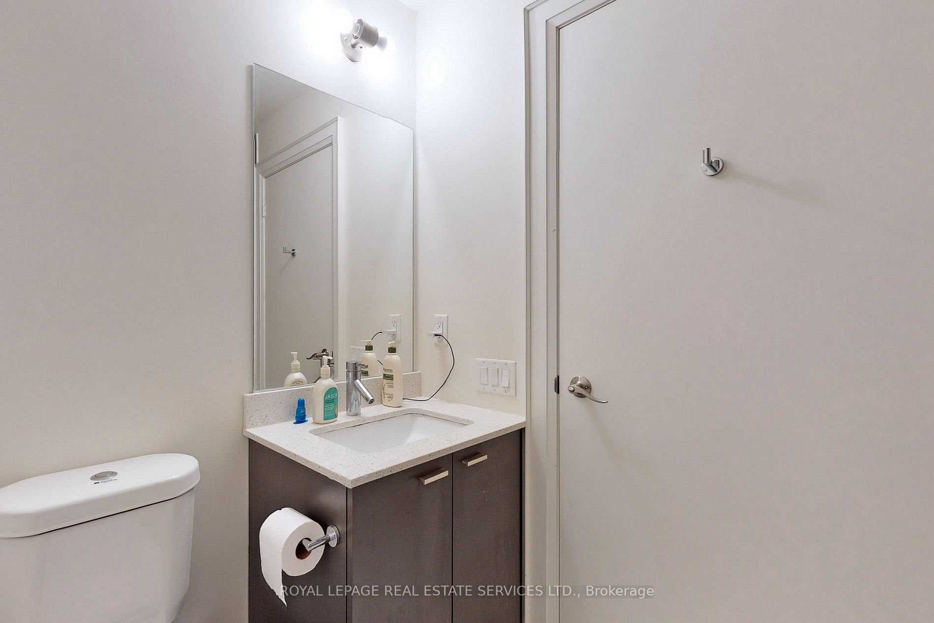 30 Roehampton Ave, #413