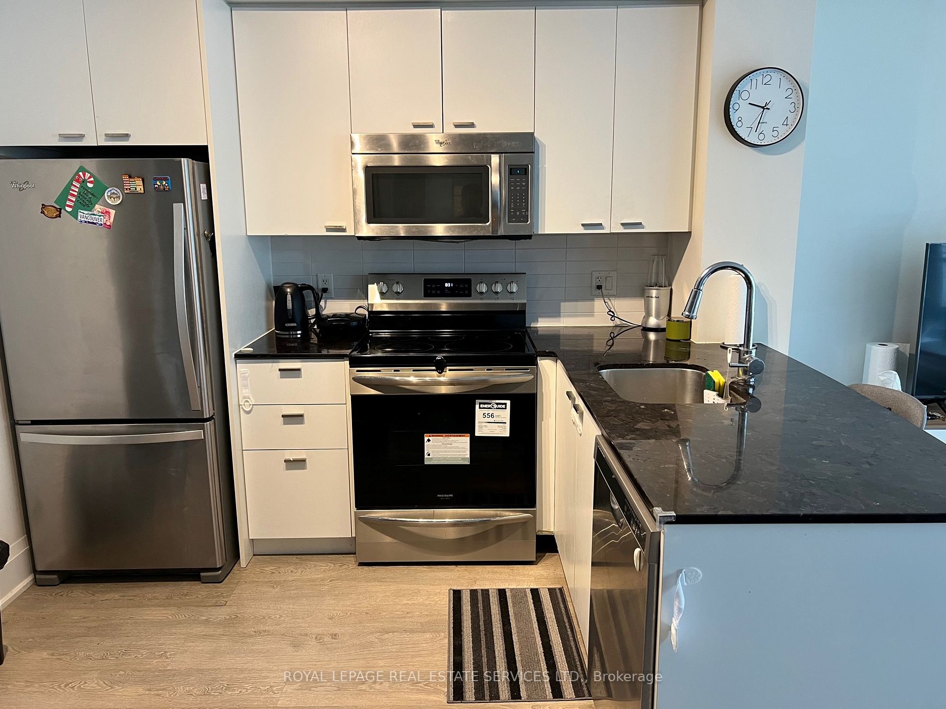 30 Roehampton Ave, #413