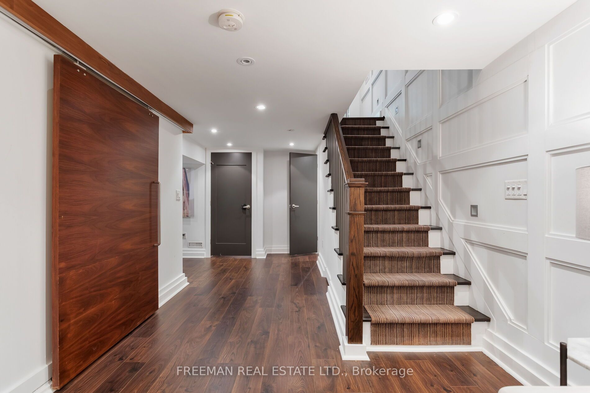 15 Laurier Ave