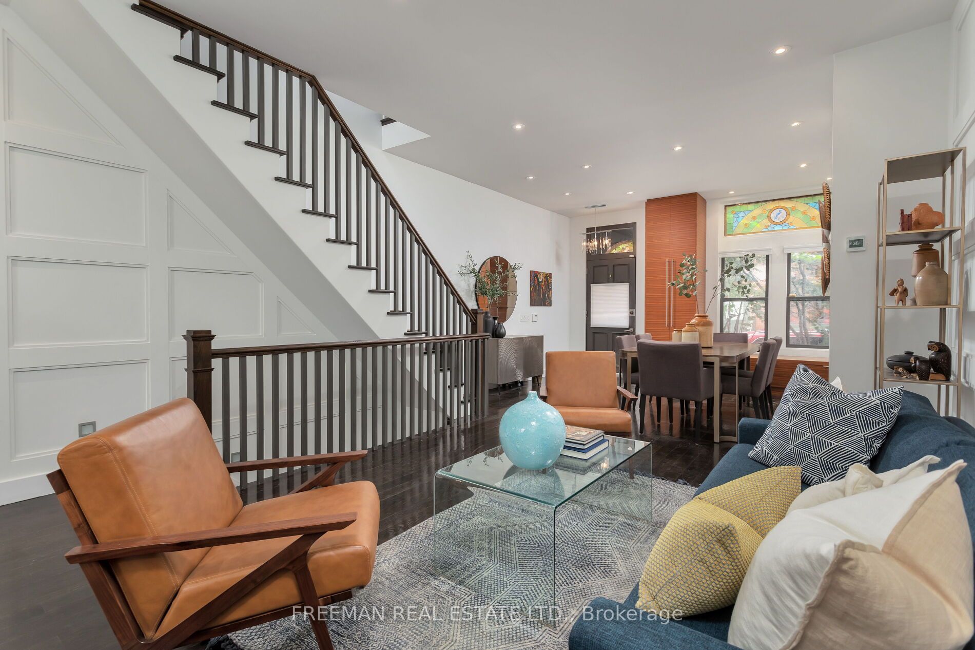 15 Laurier Ave