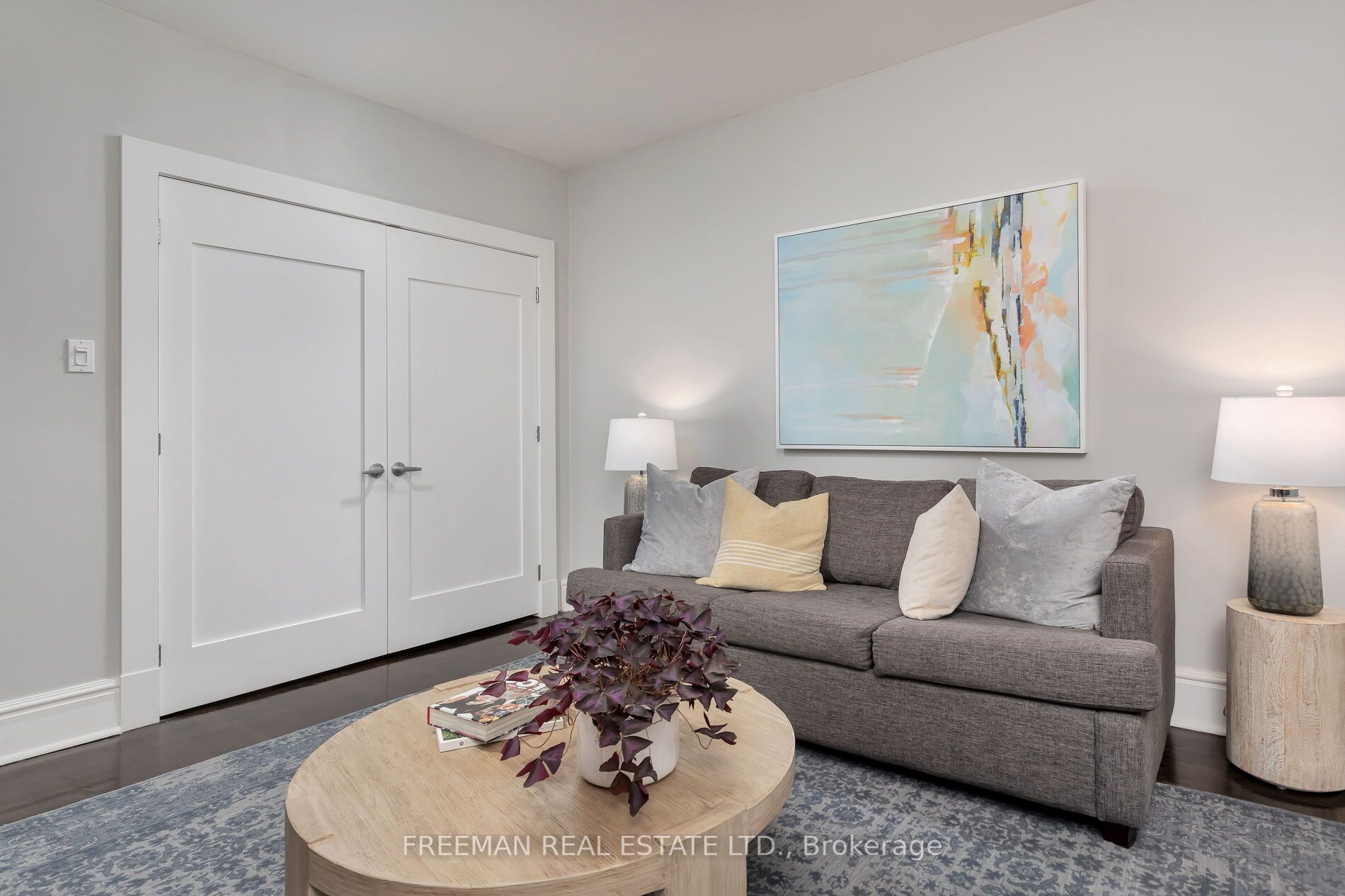 15 Laurier Ave
