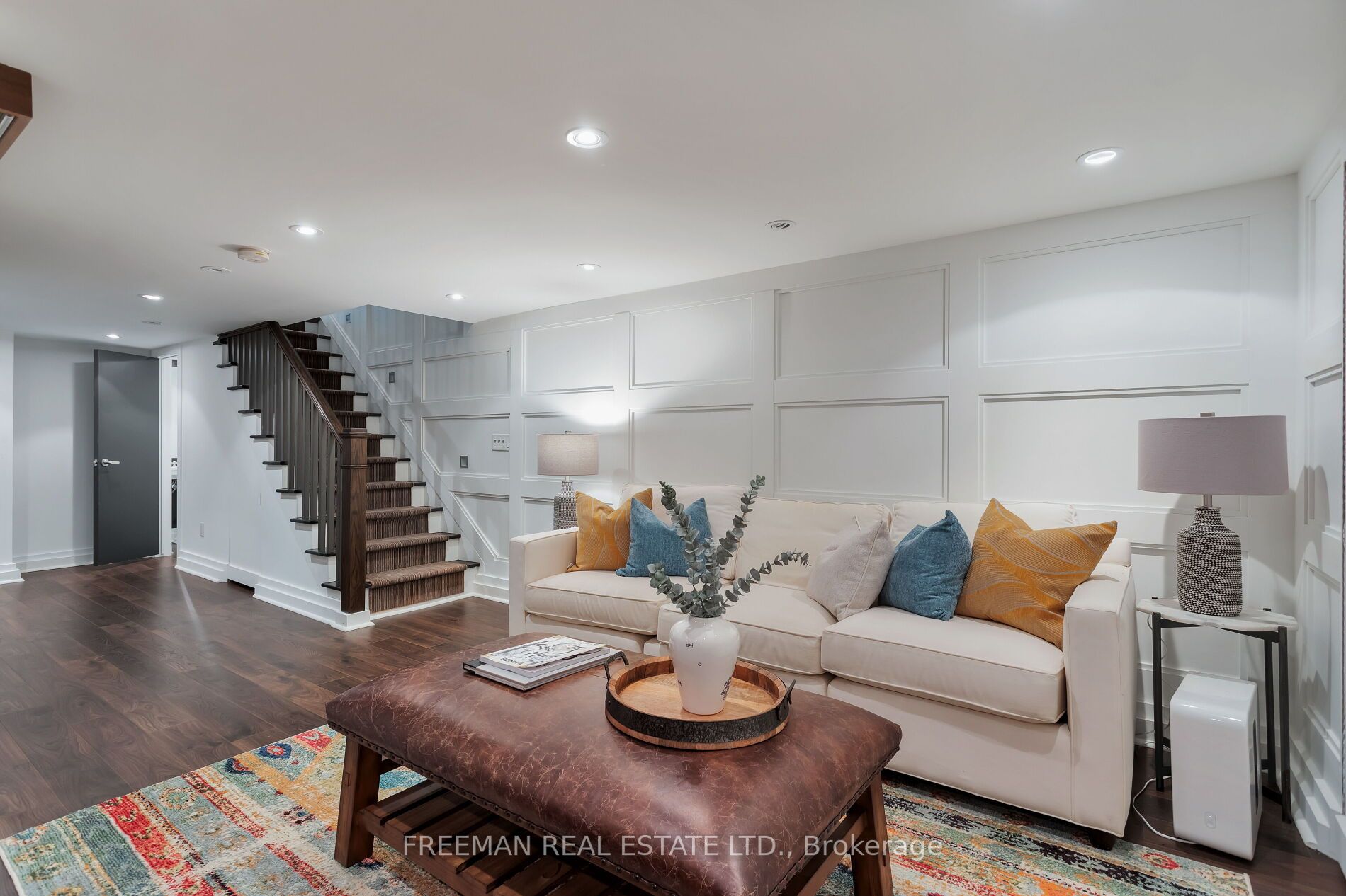 15 Laurier Ave