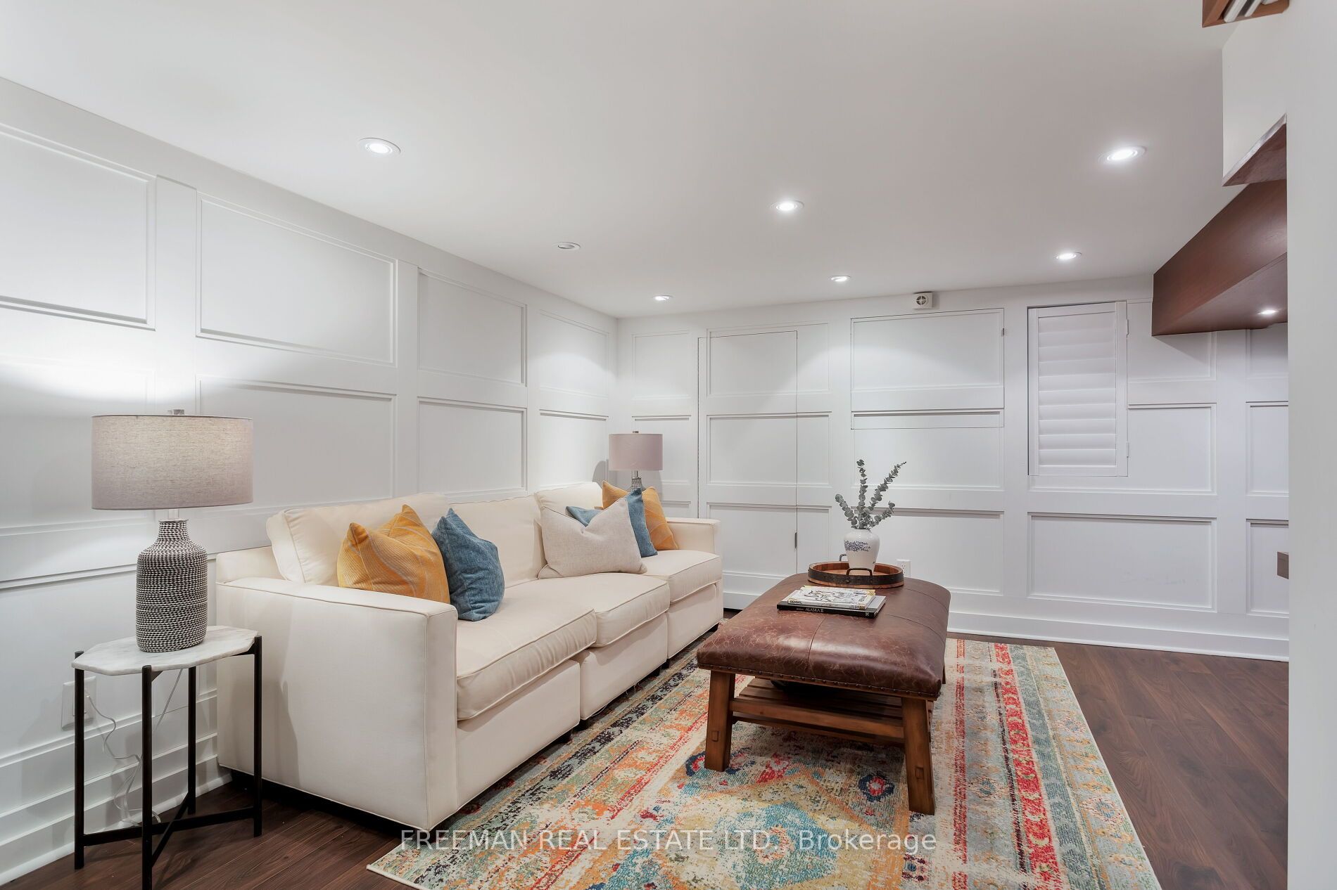 15 Laurier Ave