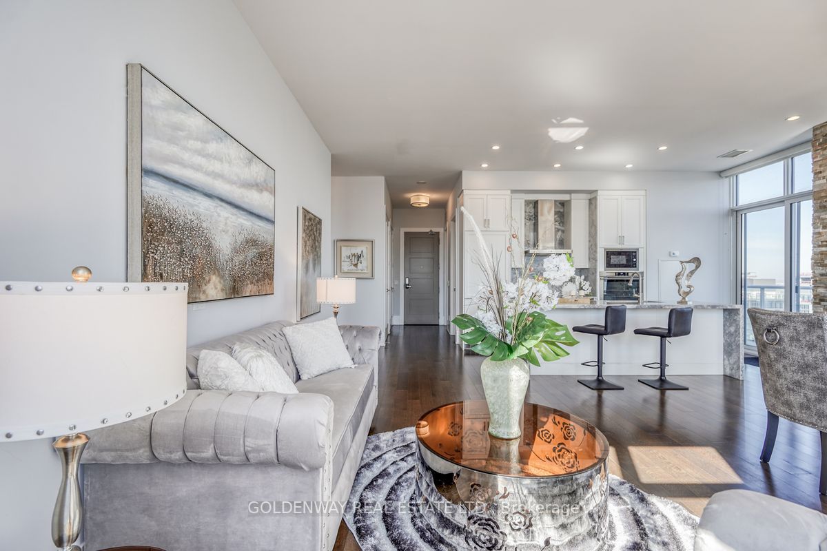 300 Front St W, #Ph01