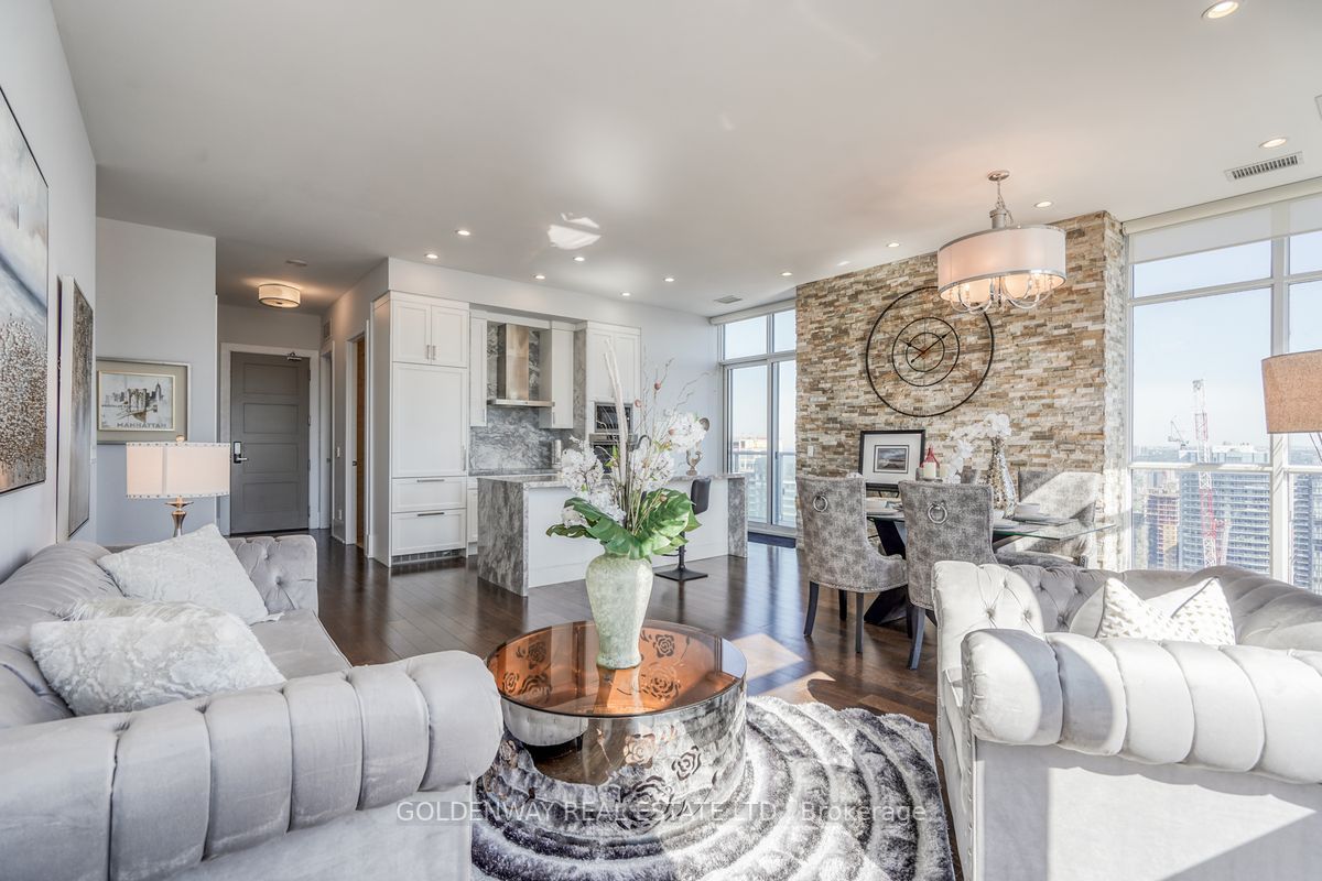 300 Front St W, #Ph01