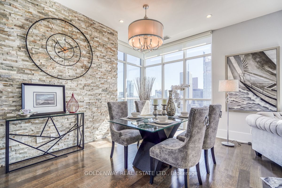300 Front St W, #Ph01