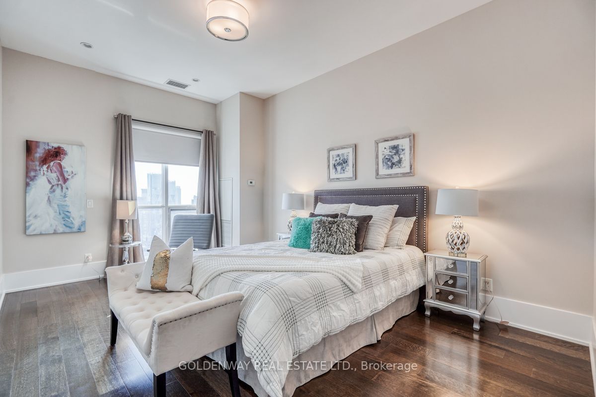 300 Front St W, #Ph01