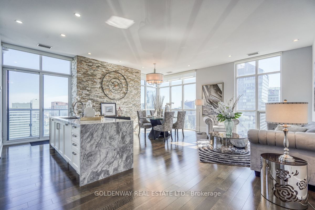 300 Front St W, #Ph01