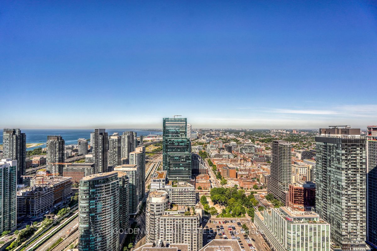 300 Front St W, #Ph01