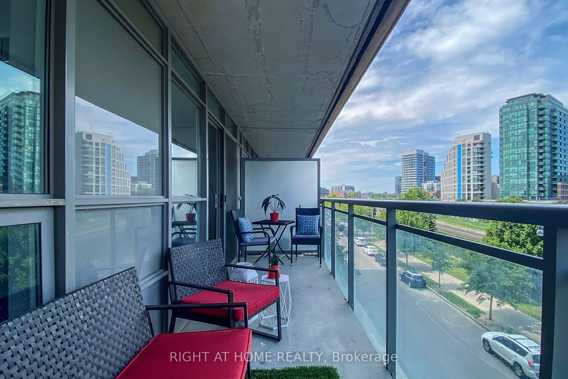 38 Joe Shuster Way, #423
