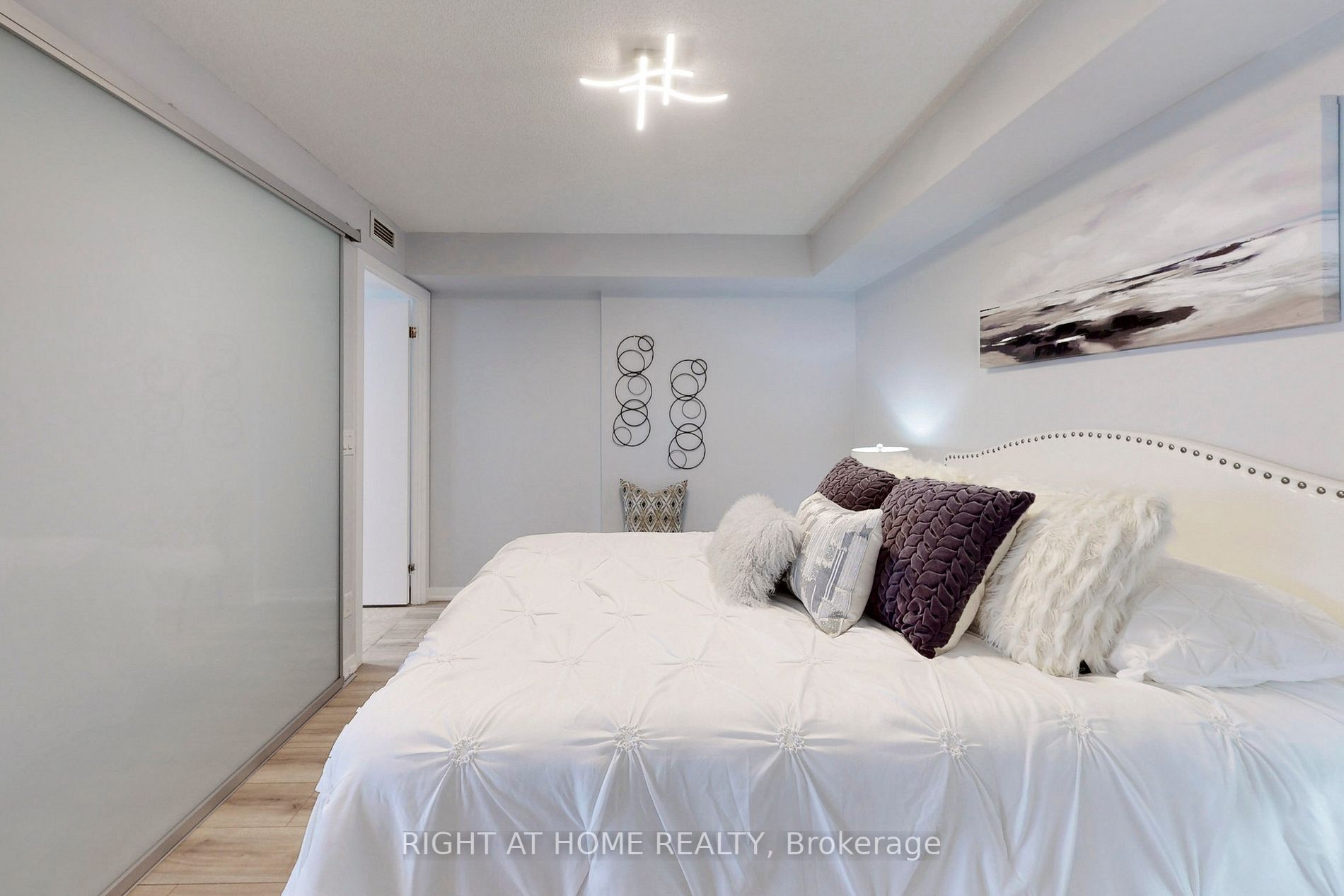 38 Joe Shuster Way, #423