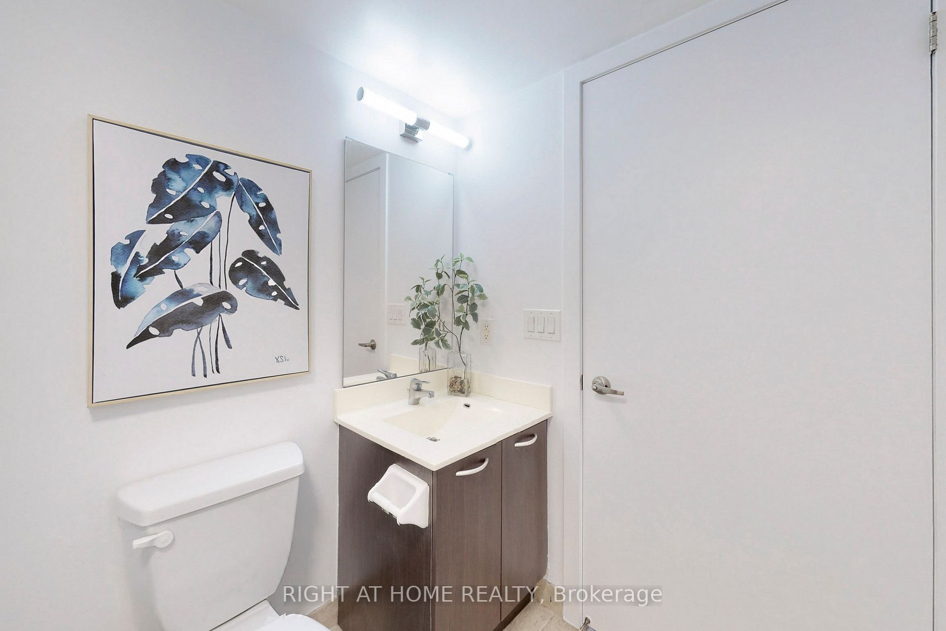 38 Joe Shuster Way, #423