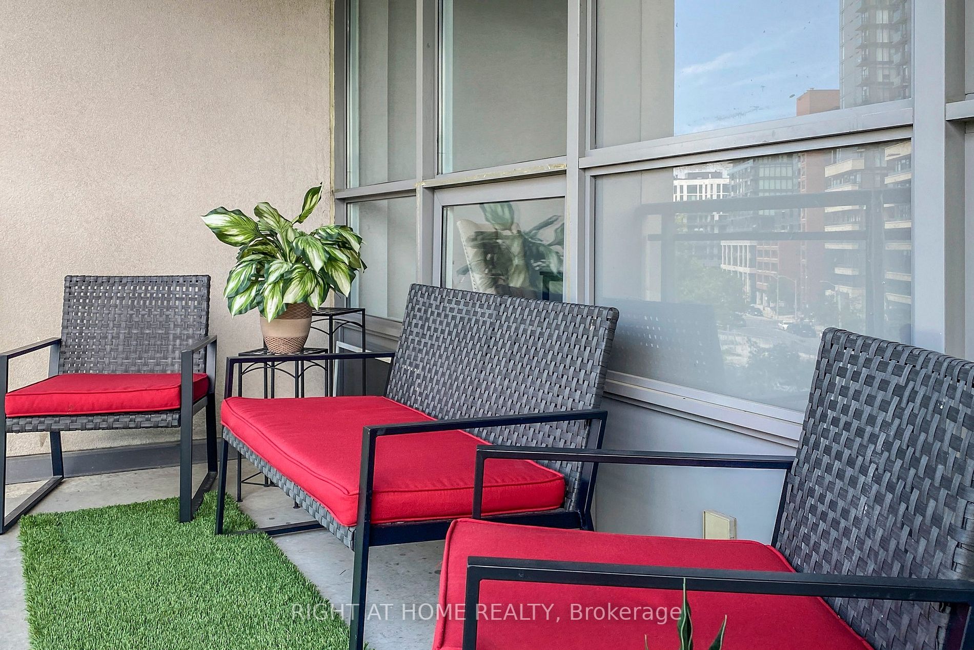 38 Joe Shuster Way, #423