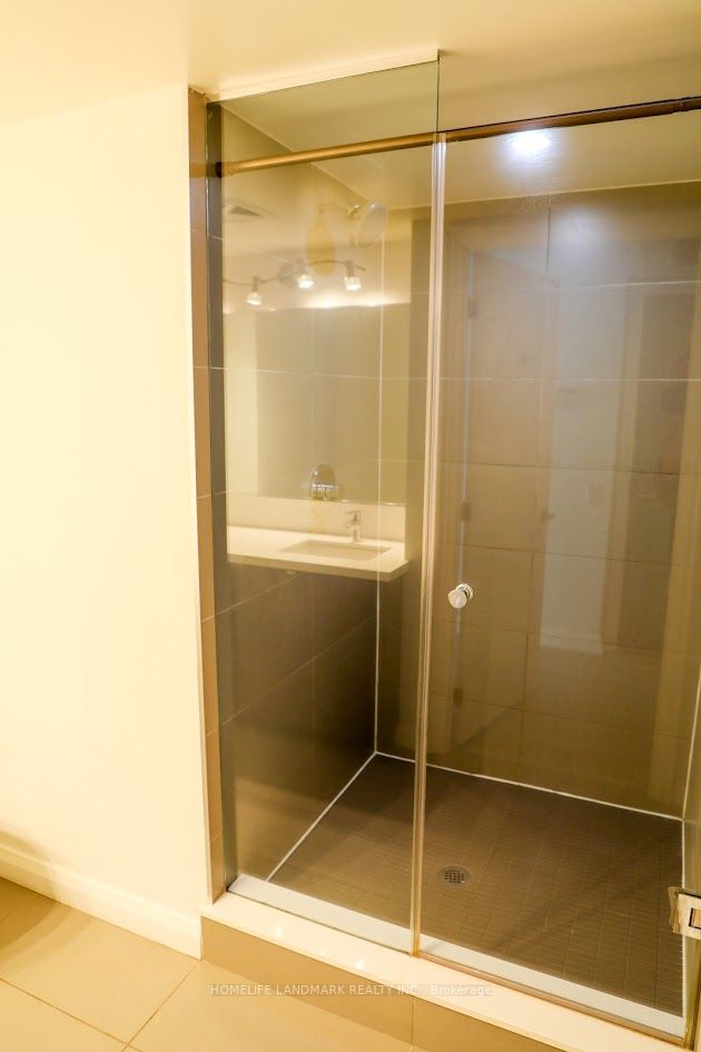 155 Yorkville Ave, #1920