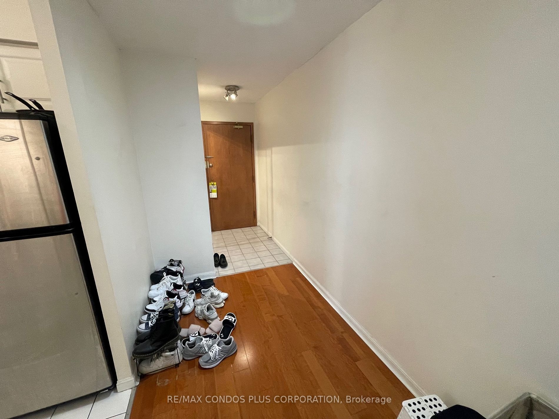 24 Wellesley St W, #911