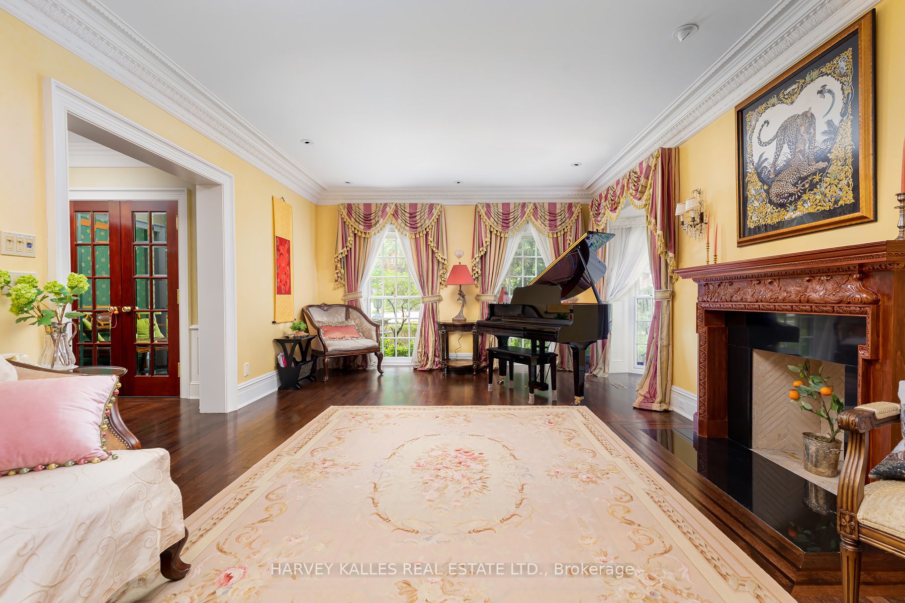 11 Dewbourne Avenue